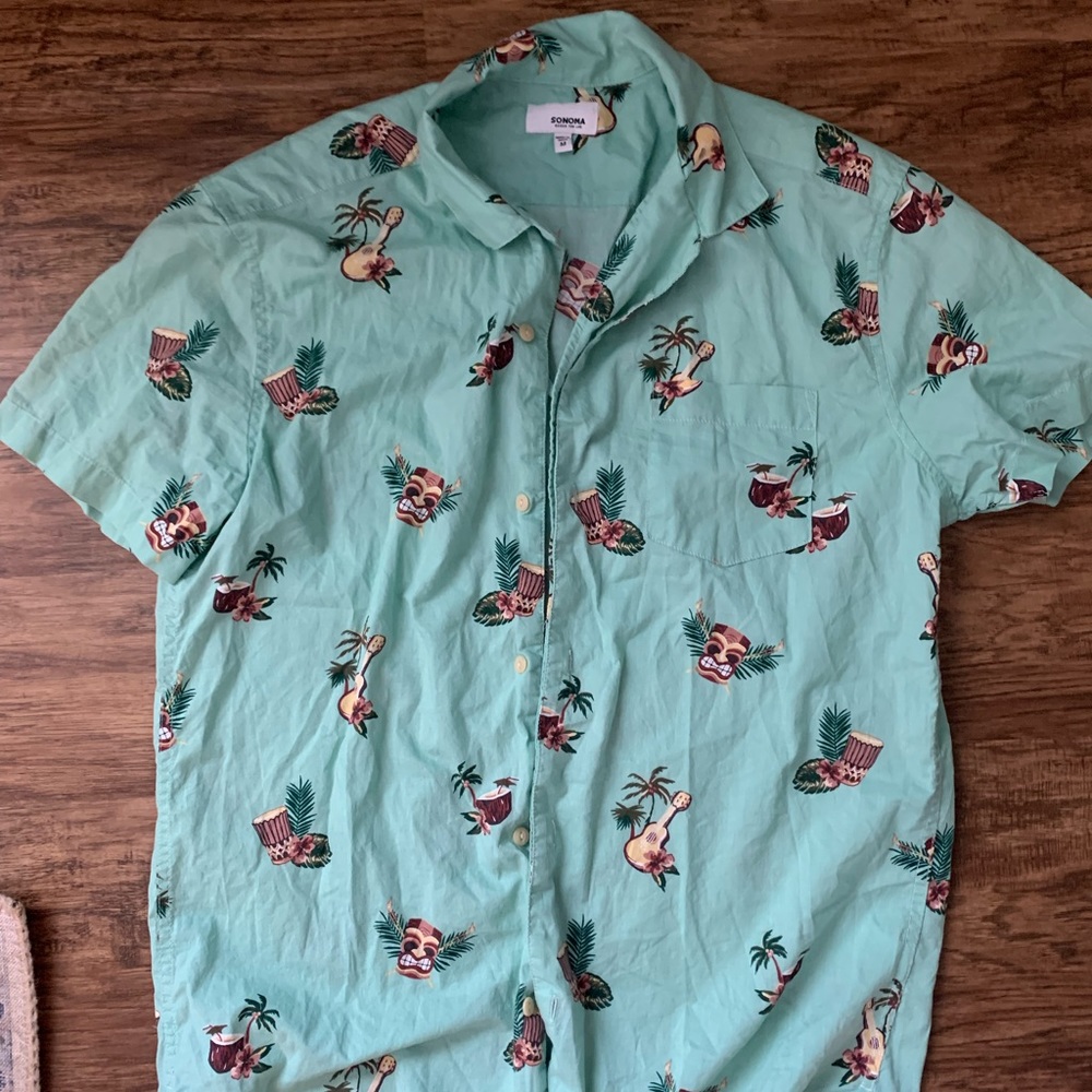 Men’s casual button down shirt